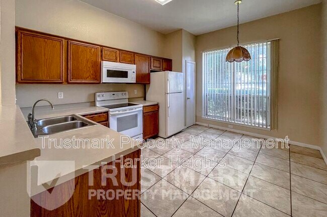 Building Photo - 2407 Armadillo Dr