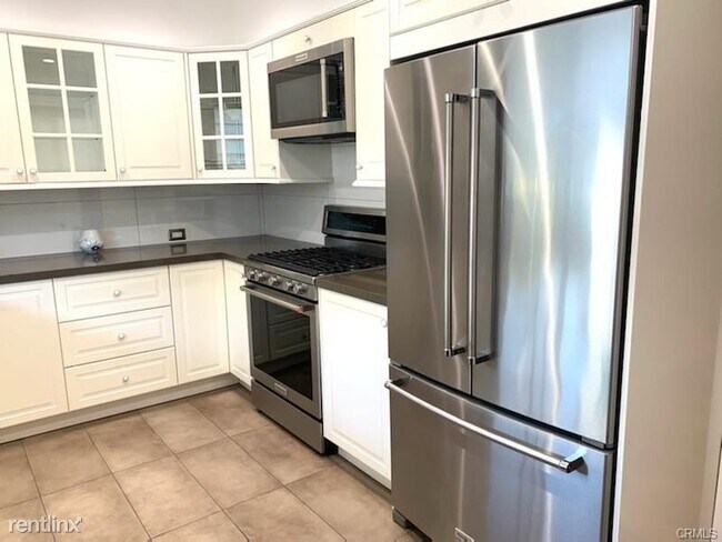 Building Photo - 2 br, 3 bath Condo - 4426 Ventura Canyon A...