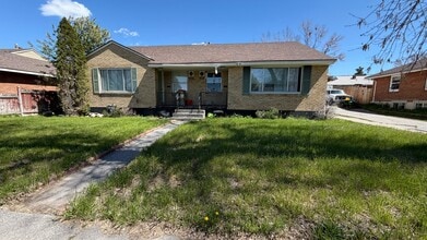 Building Photo - 507 Linden Dr
