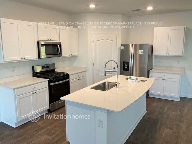 Building Photo - 674 Orellana Rd