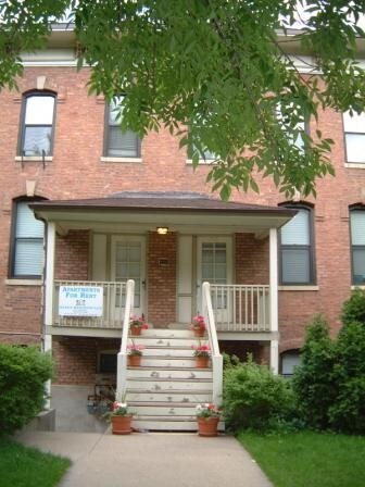 Front Entrance - 909 S. Laflin St - 909 S Laflin St