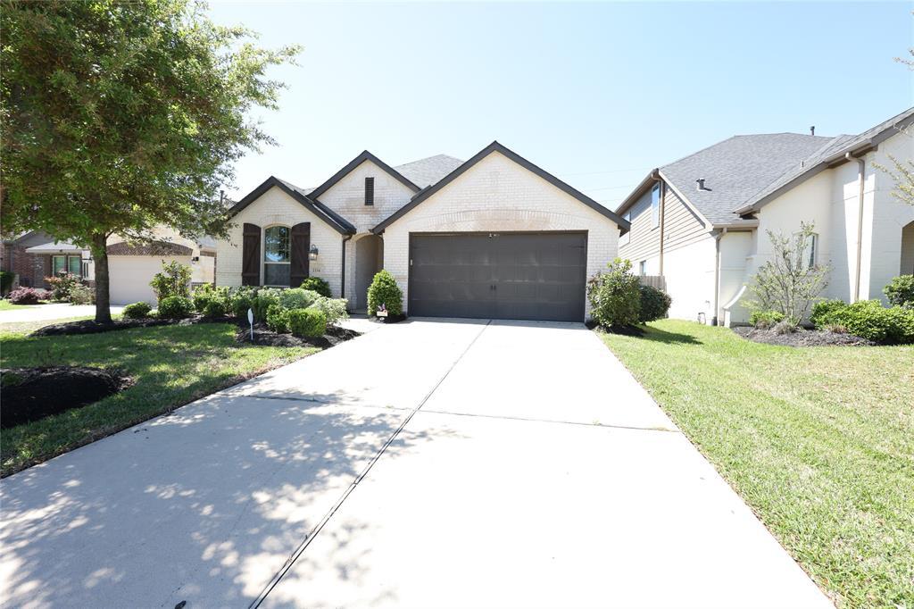Foto principal - 2334 Falcon Brook Dr
