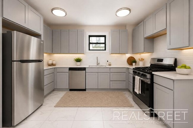 Building Photo - Prosepct Heights Brand new 3 Bedroom 2 Bathroom with in unit WD!