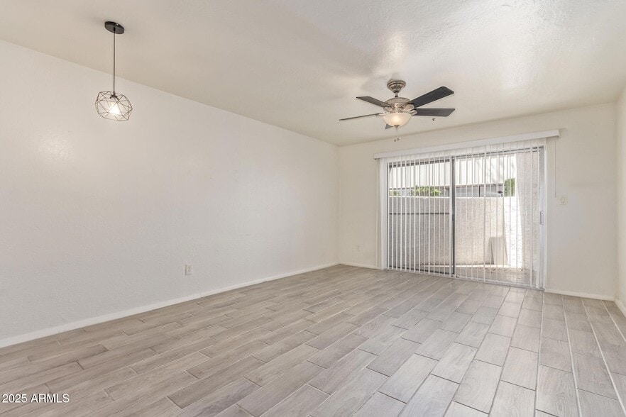 Primary Photo - 7494 E Earll Dr