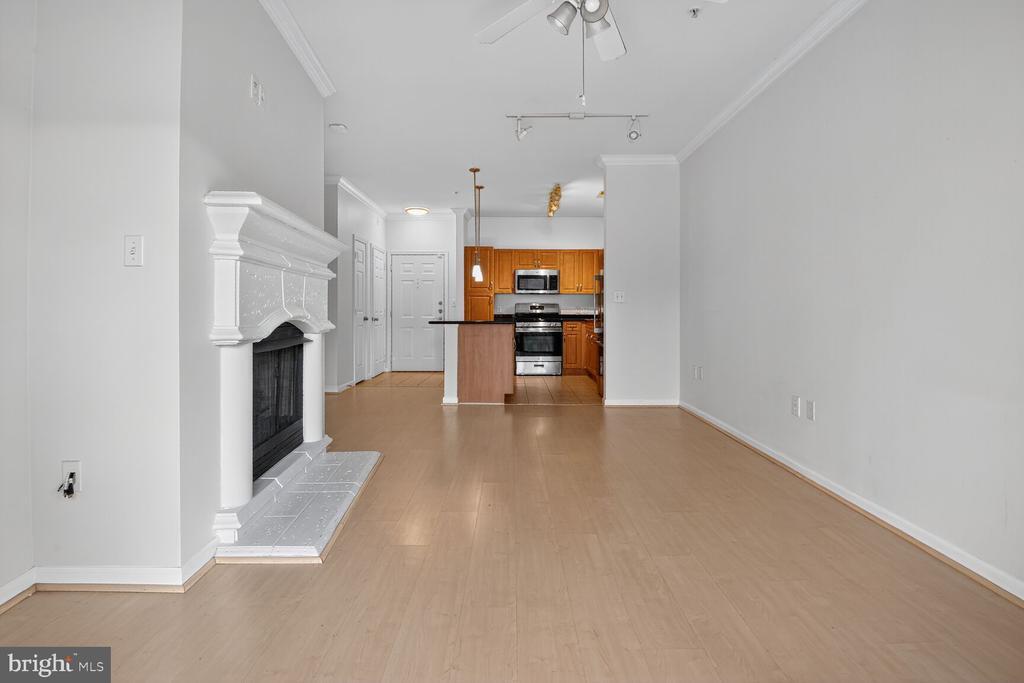 Primary Photo - 12905 Centre Park Cir