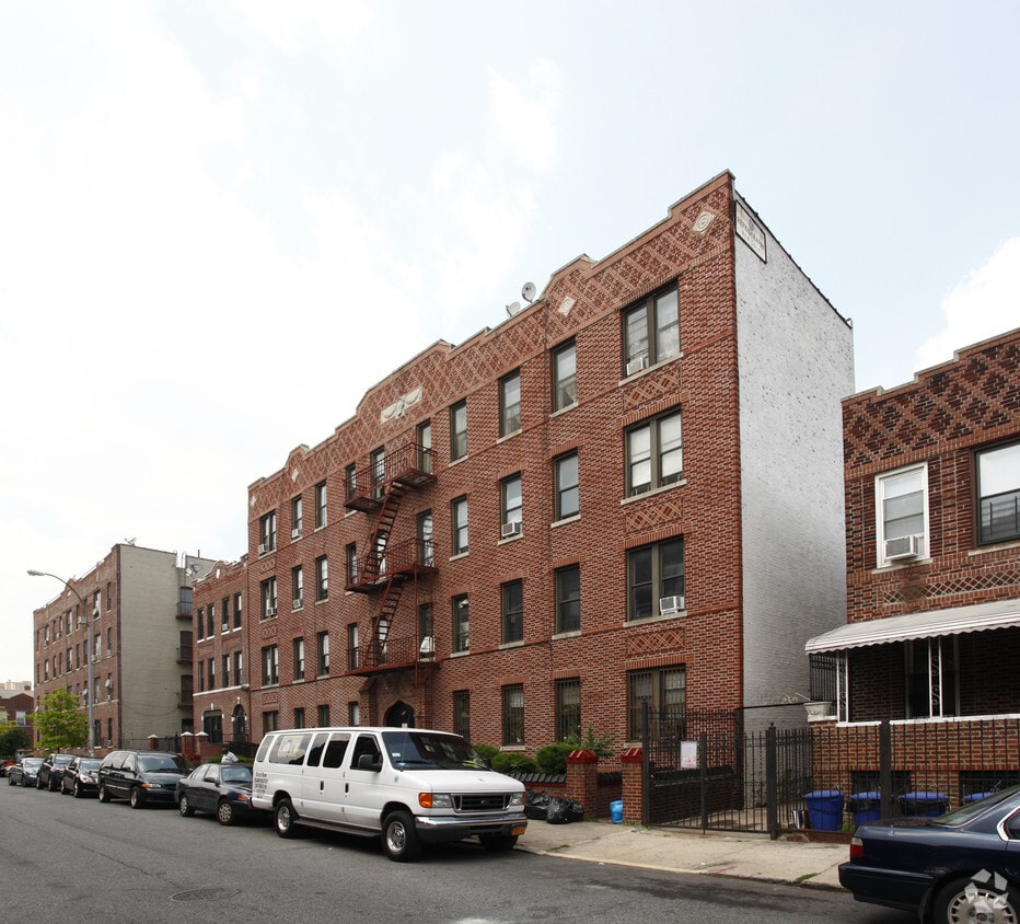 Primary Photo - 455 E 94th St