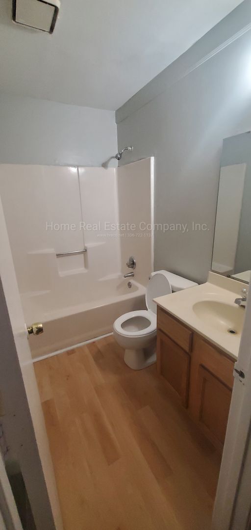 Building Photo - 3011 Broadbay Dr