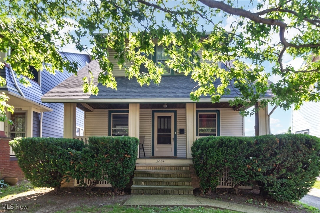 Primary Photo - 2084 Wascana Ave