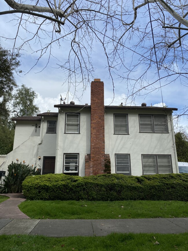 Front of home - 864 Myrtle St House