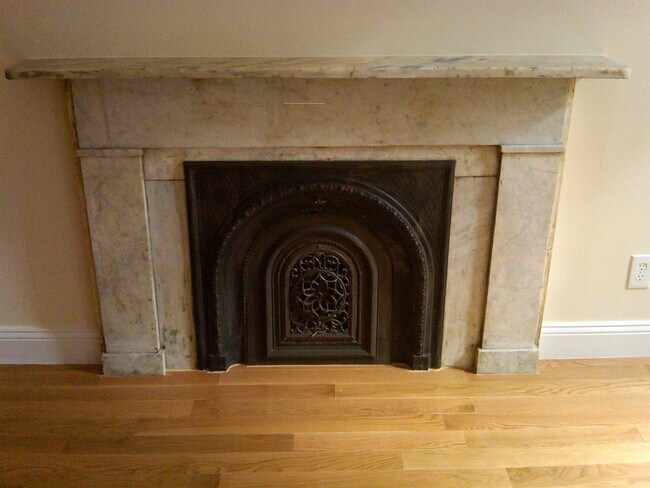 Fireplace (non working) Mantle - 434 Clermont Ave