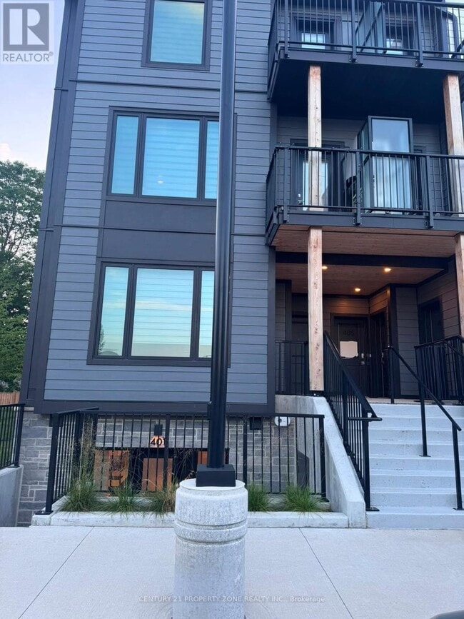 Building Photo - 708 Woolwich St