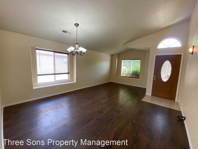 Foto del edificio - 705 Morning Meadows Dr