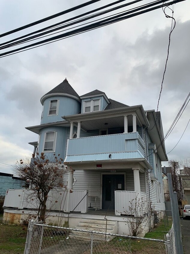 Primary Photo - Highland Ave. 35-37