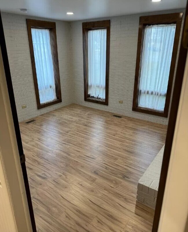 Foto del edificio - 7709 SR 23