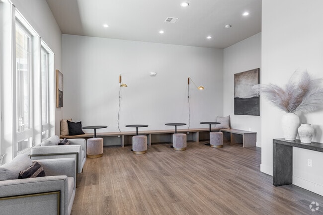 Casa club - Woodburn West Apartment Homes