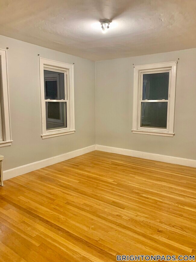 Foto del edificio - 232 Corey Rd