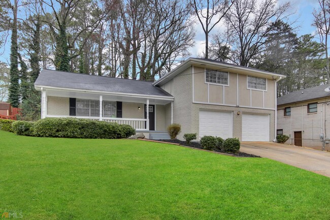 Building Photo - 2236 Chestnut Hill Cir