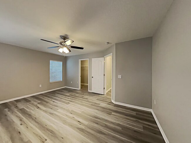 Foto del edificio - 2117 Hunters Greene Dr