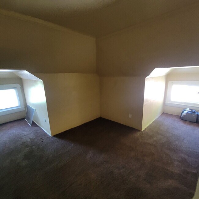 Foto del edificio - Westside 5BR/2BA House w/Fenced-In Yard!