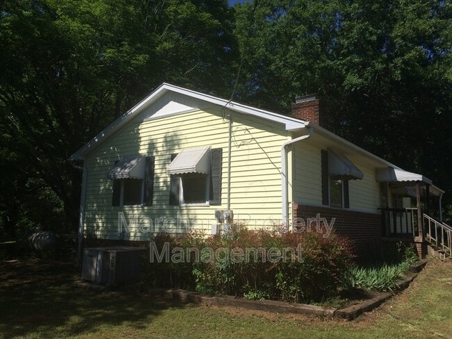 Building Photo - 237 Oak Rd