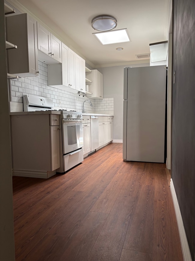 Building Photo - 919 Havenhurst Dr