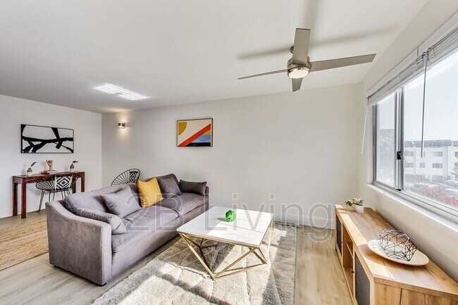 Foto del edificio - 1221 E 20th St