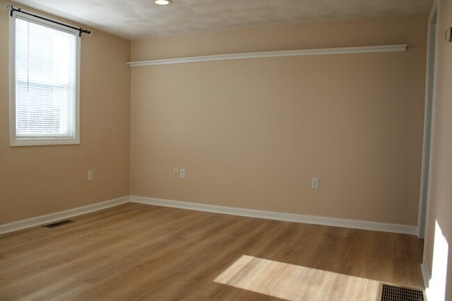 Building Photo - 42 Preston Rd