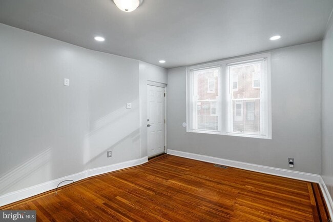 Building Photo - 1610 S 24th St