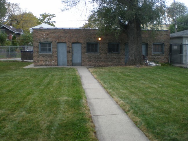 Building Photo - 7152 S Calumet Ave