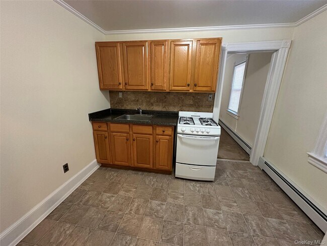 Foto del edificio - 18 W Maple Ave