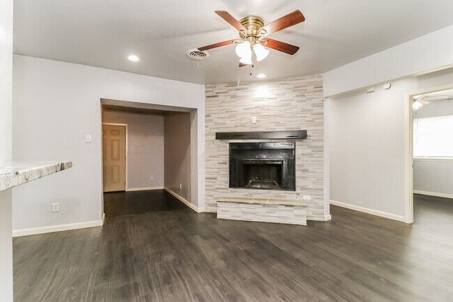 Building Photo - 5601 Oak Grove Rd