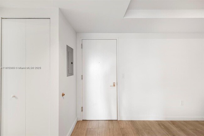 Foto del edificio - 45 SW 9th St