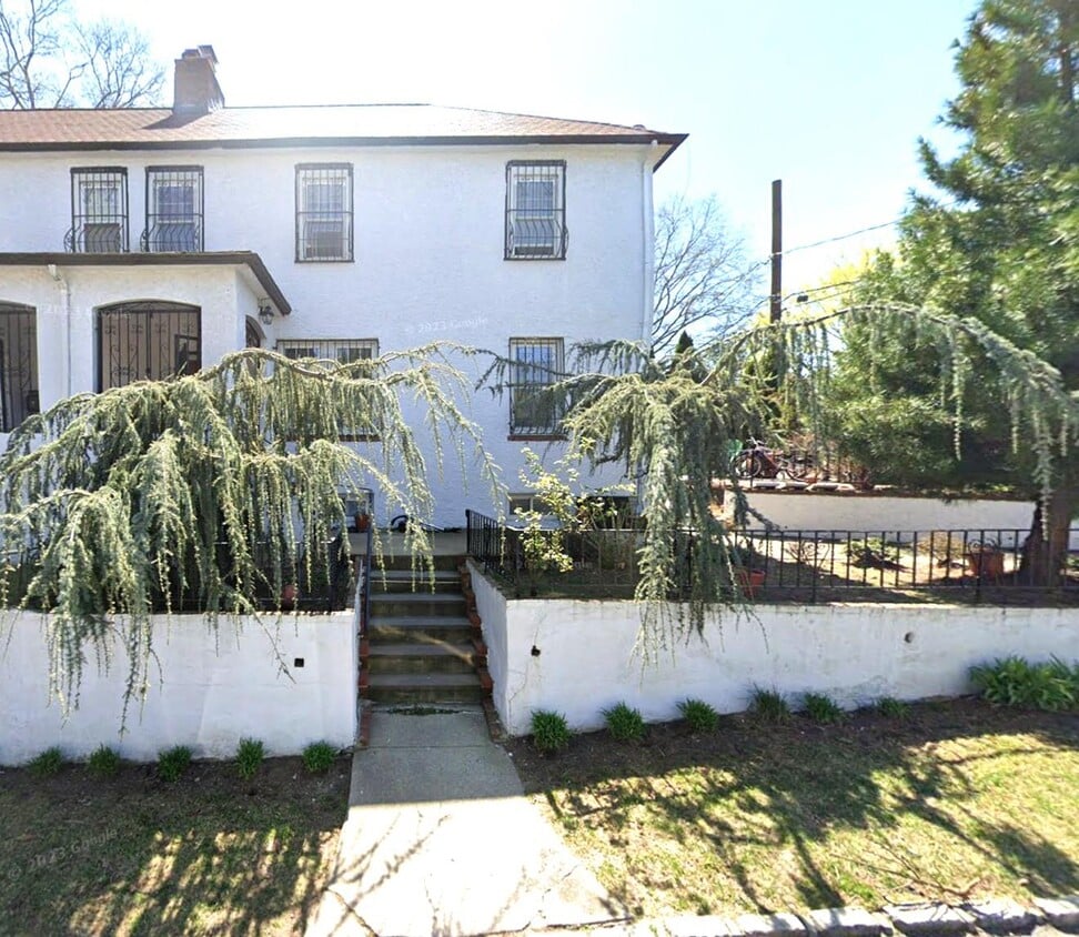 Primary Photo - 11 Floyd Pl