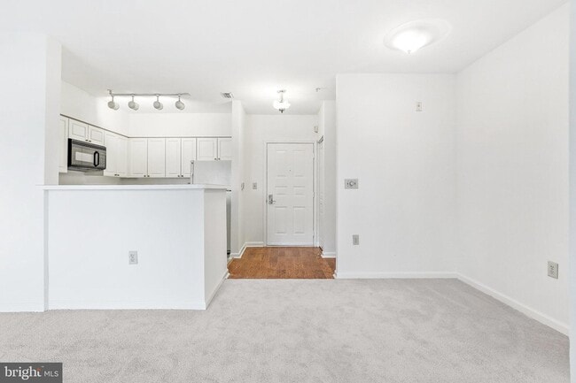 Photo - 2204 Westcourt Ln Apartment