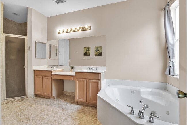 Building Photo - 7977 Tangelo Dr