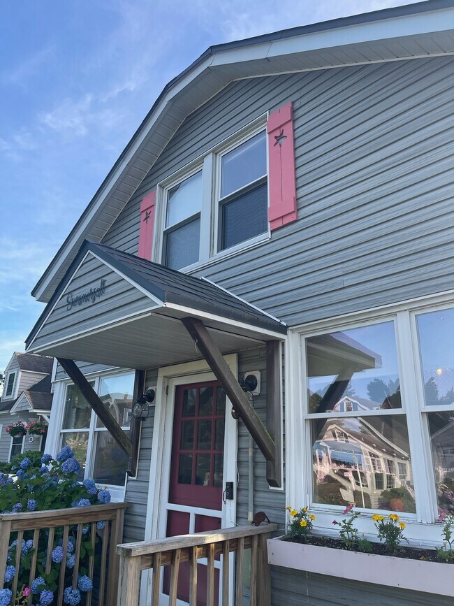 Foto del edificio - 110 Taylor Ave