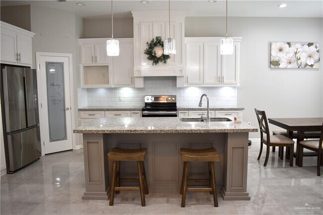Foto del edificio - 3121 Whitetail Dr