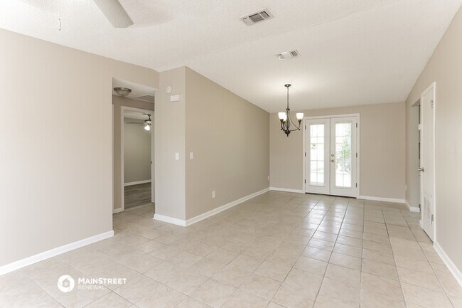 Building Photo - 10923 Weymouth Cir N