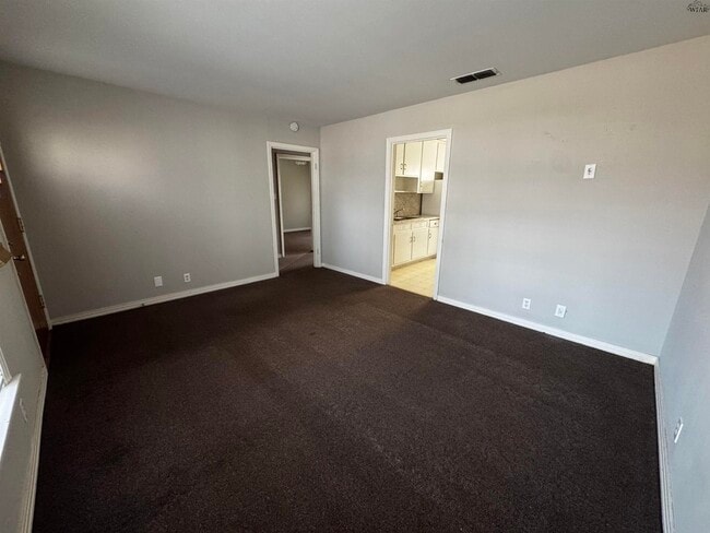 Foto del edificio - 2407 Inglewood Dr