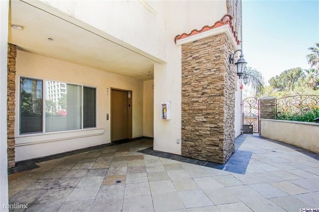 Foto del edificio - 540 E Angeleno Ave
