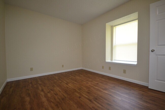 Foto del edificio - Hollister Apartments