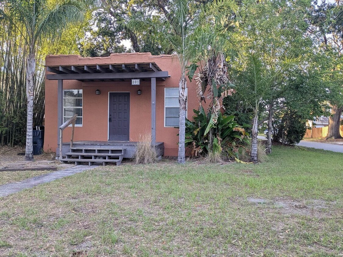 Foto principal - 801 W Idlewild Ave