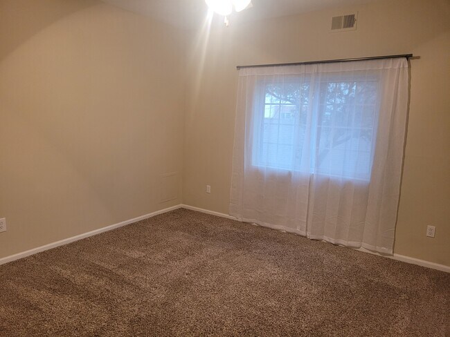 Master Bedroom - 6255 Beechtree Dr