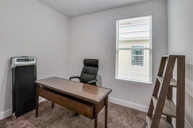 Foto del edificio - 2325 Budd St