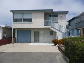 Building Photo - 421-423 La Jolla St