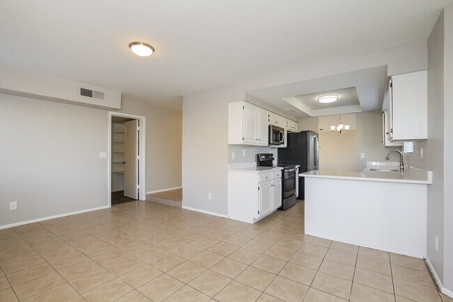Foto del edificio - 7540 W Mescal St