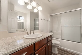 Building Photo - 3949 S Torrey Pines Dr