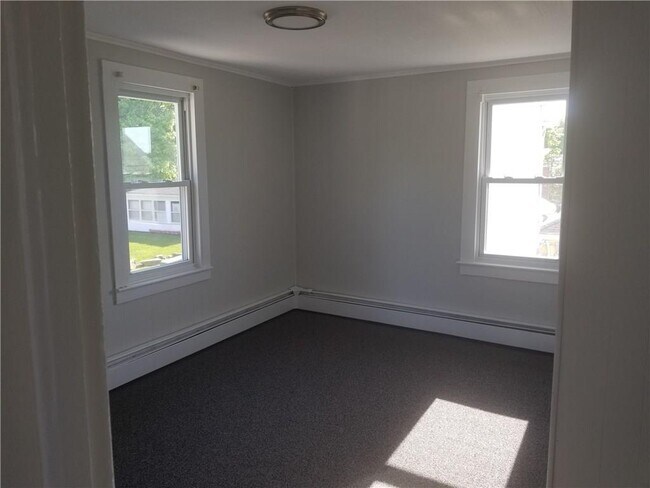 Foto del edificio - 77 Oak St