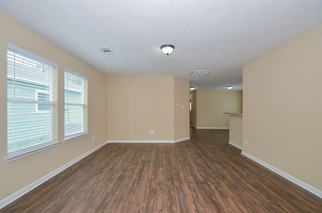 Building Photo - 5807 Cebra St