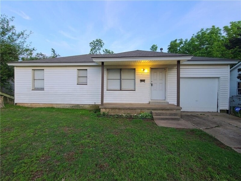 1004 S Holly Ln, Midwest City, OK 73110 House for Rent in Midwest
